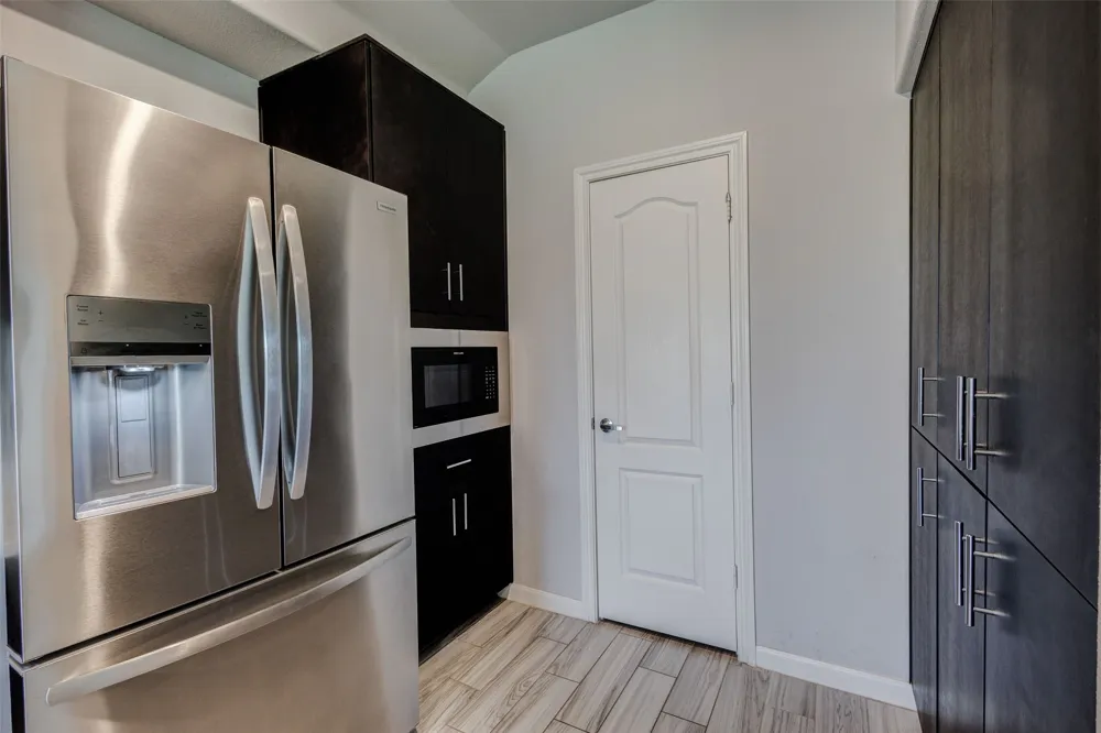 921 Amberwood Drive Godley, TX 76044