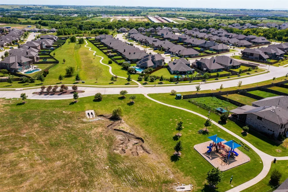 921 Amberwood Drive Godley, TX 76044