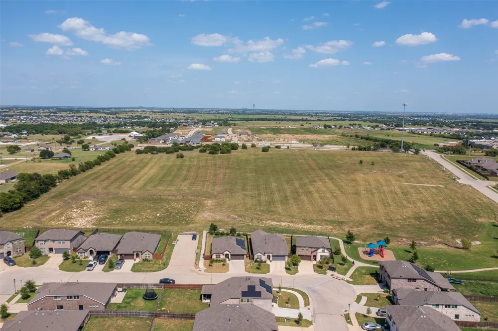 921 Amberwood Drive Godley, TX 76044