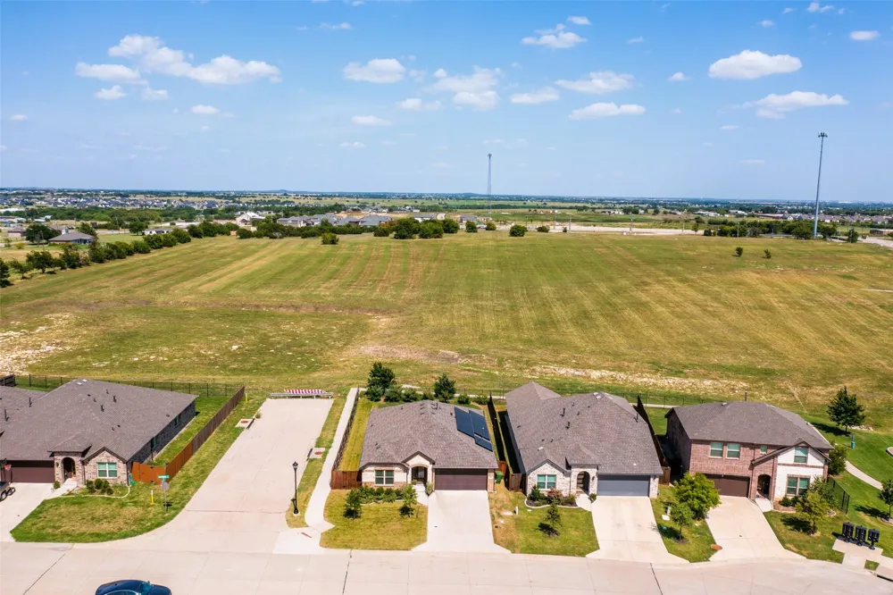 921 Amberwood Drive Godley, TX 76044