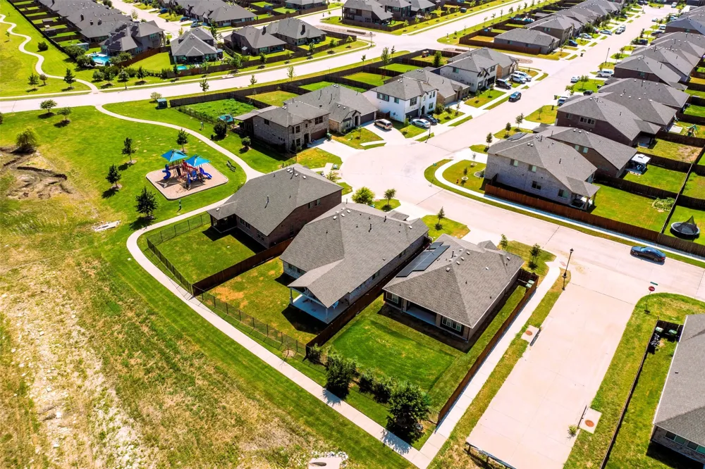 921 Amberwood Drive Godley, TX 76044