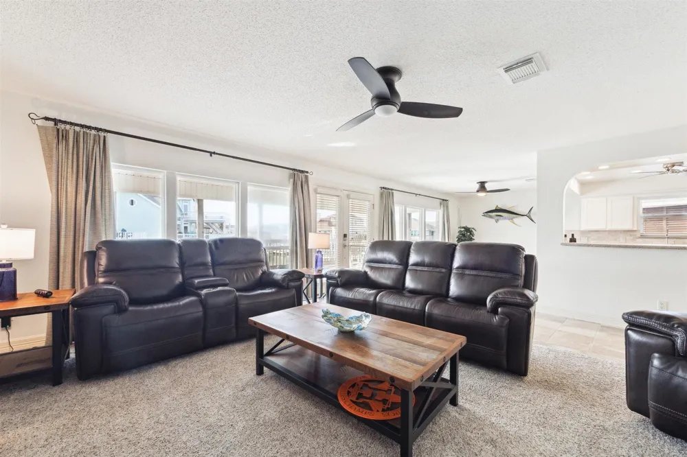 223 Easterly Drive Tiki Island, TX 77554