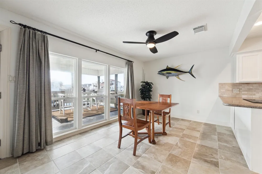 223 Easterly Drive Tiki Island, TX 77554