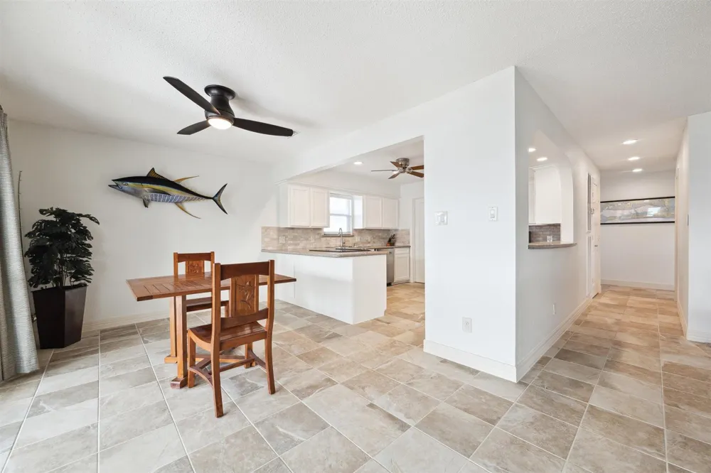 223 Easterly Drive Tiki Island, TX 77554
