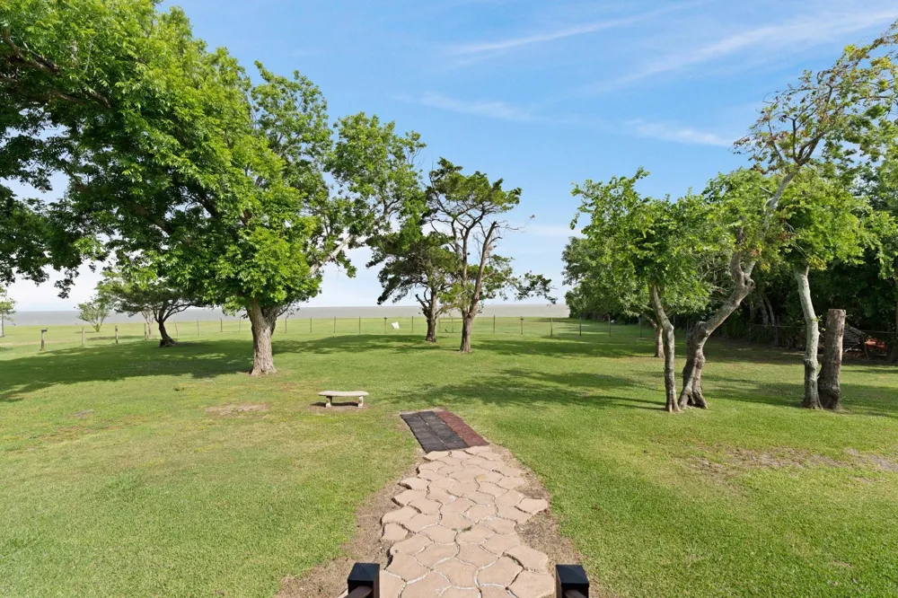 8226 Fm 2354 Beach City, TX 77523