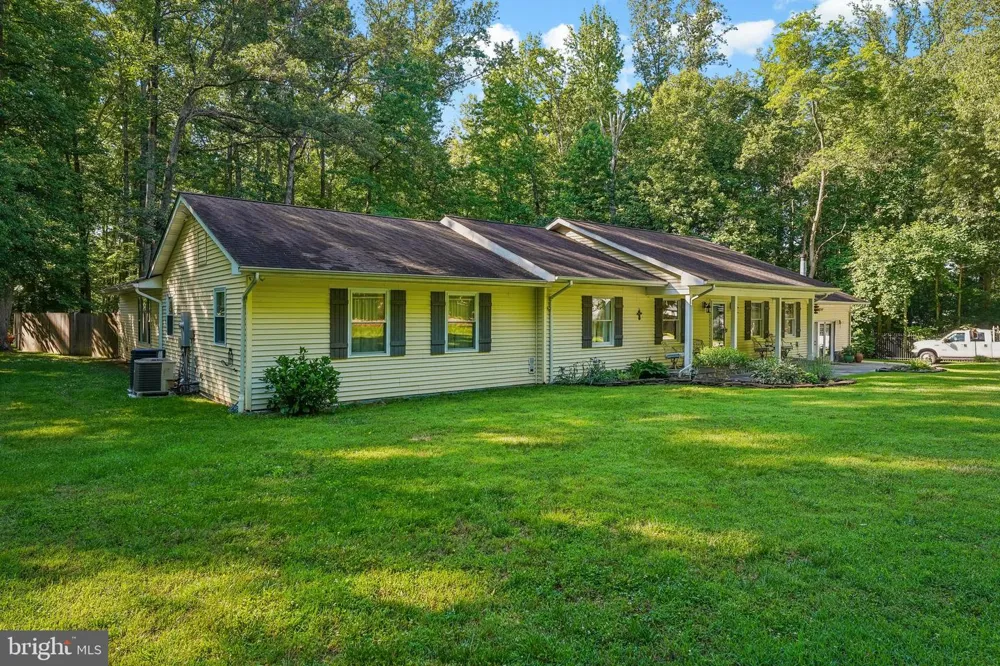 18303 POSSUM POINT ROAD Dumfries, VA 22026