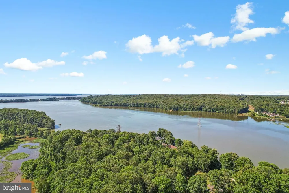 18303 POSSUM POINT ROAD Dumfries, VA 22026