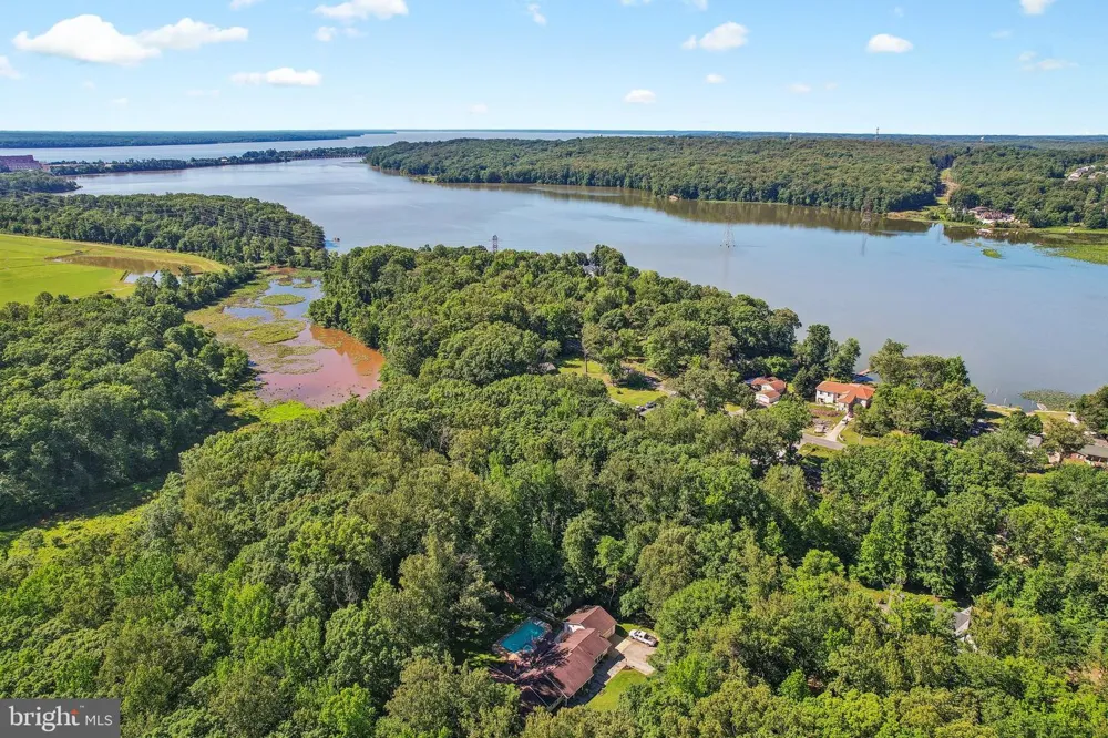 18303 POSSUM POINT ROAD Dumfries, VA 22026