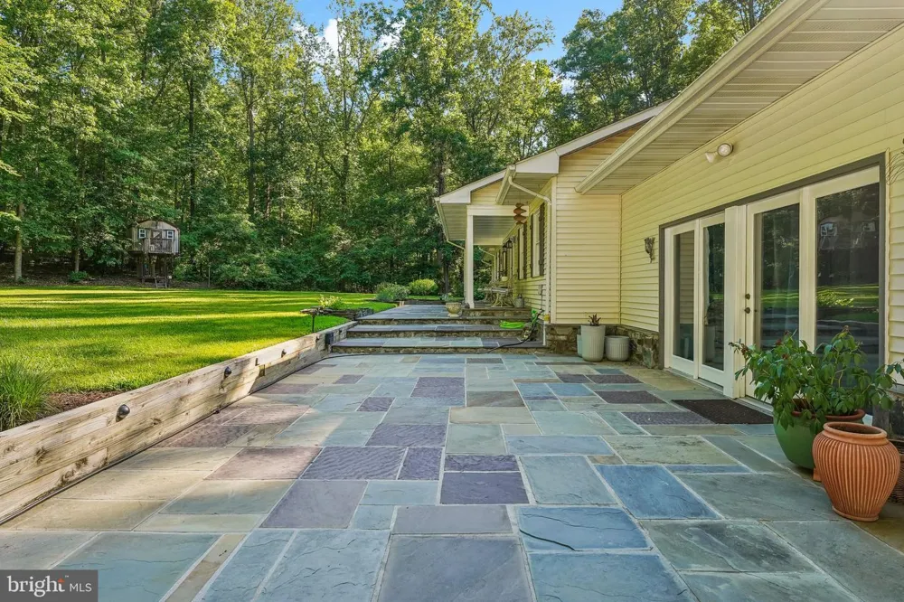 18303 POSSUM POINT ROAD Dumfries, VA 22026