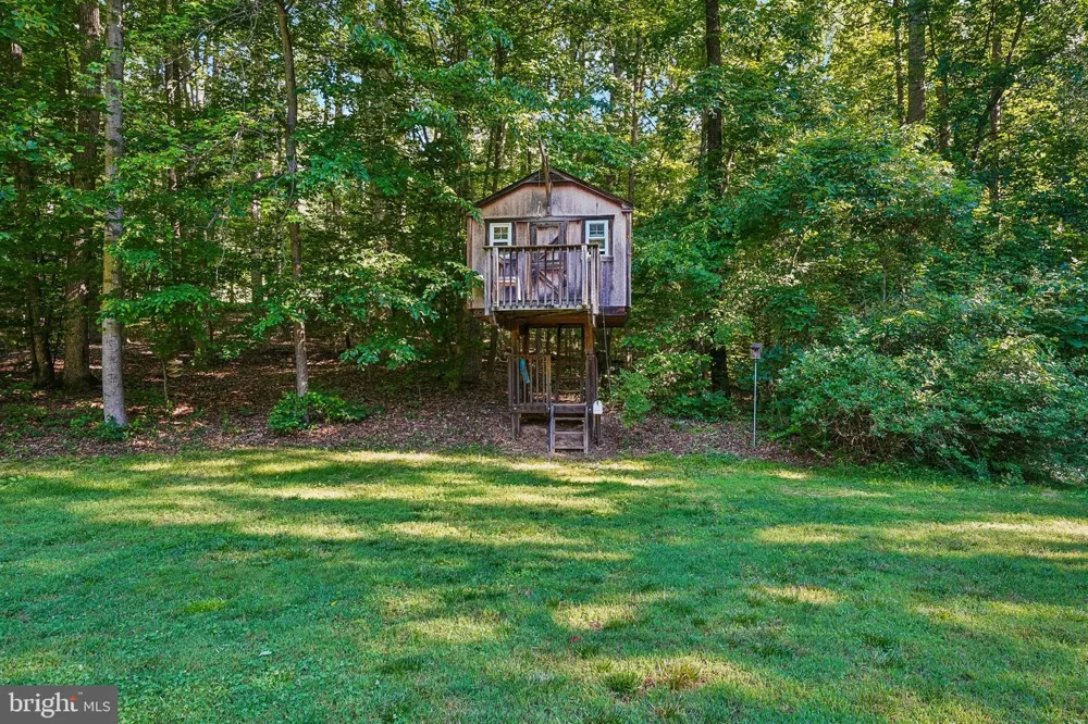 18303 POSSUM POINT ROAD Dumfries, VA 22026