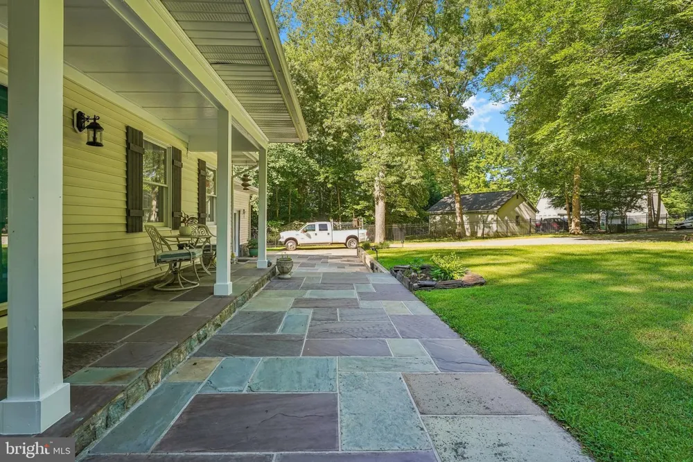 18303 POSSUM POINT ROAD Dumfries, VA 22026