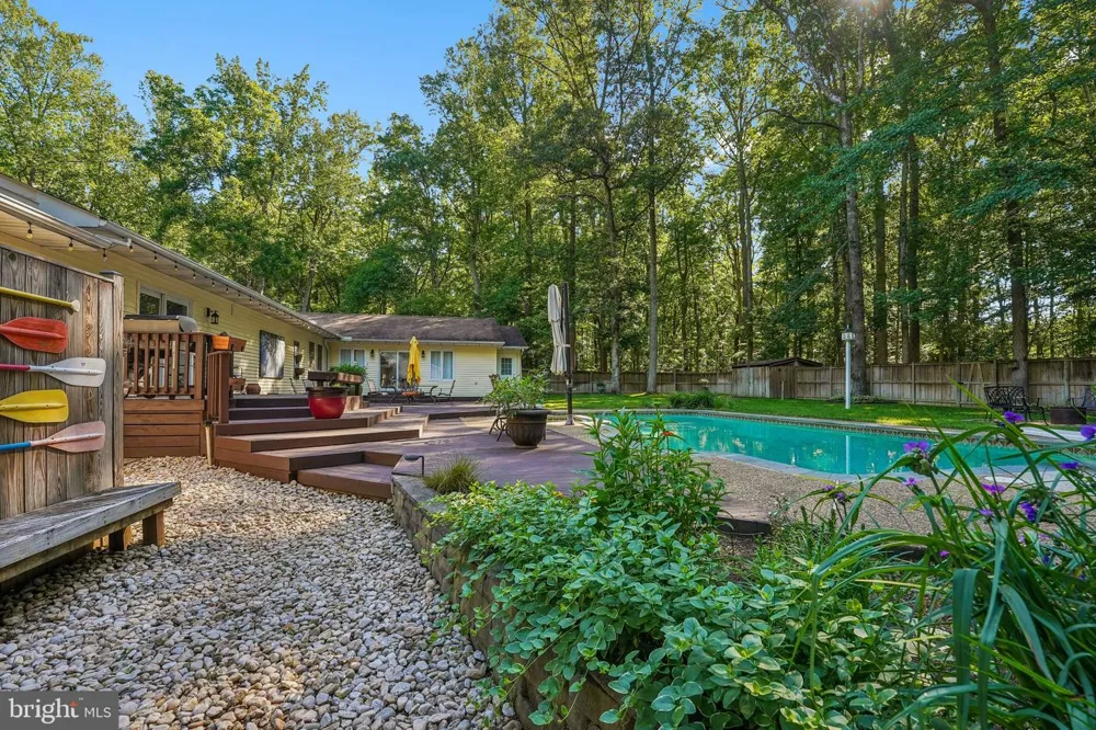 18303 POSSUM POINT ROAD Dumfries, VA 22026