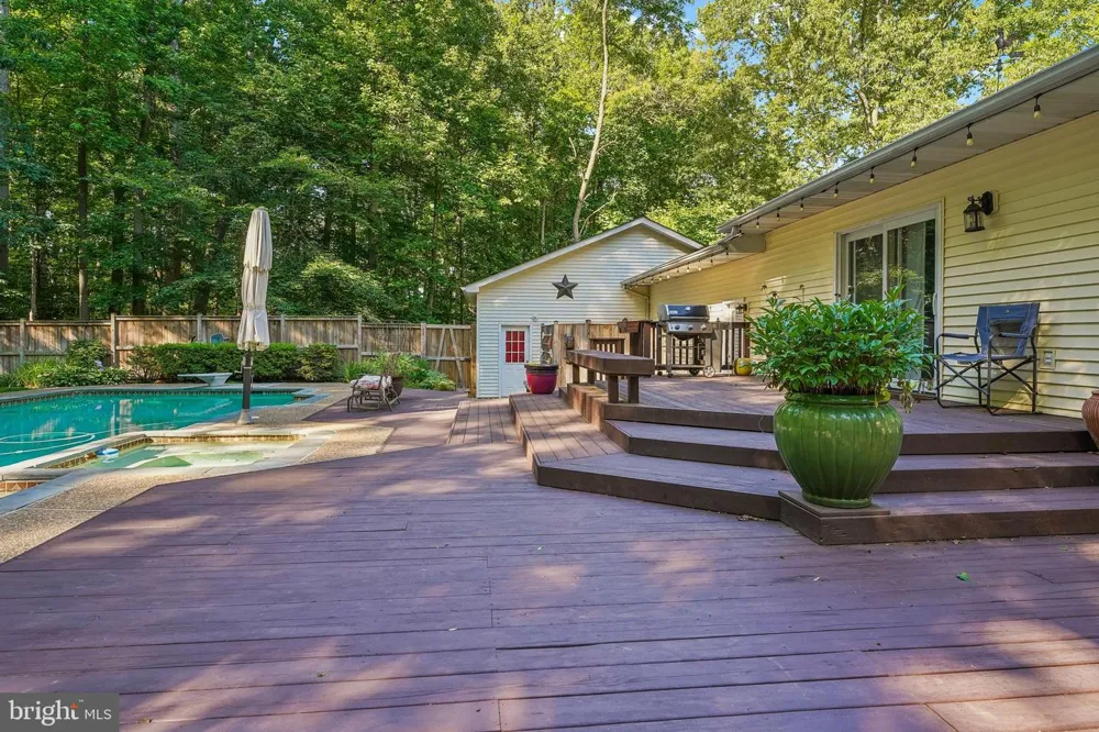 18303 POSSUM POINT ROAD Dumfries, VA 22026