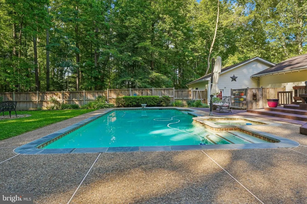 18303 POSSUM POINT ROAD Dumfries, VA 22026