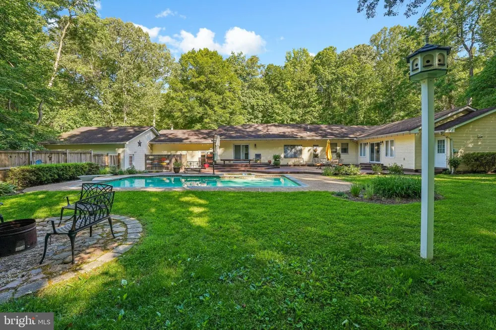 18303 POSSUM POINT ROAD Dumfries, VA 22026