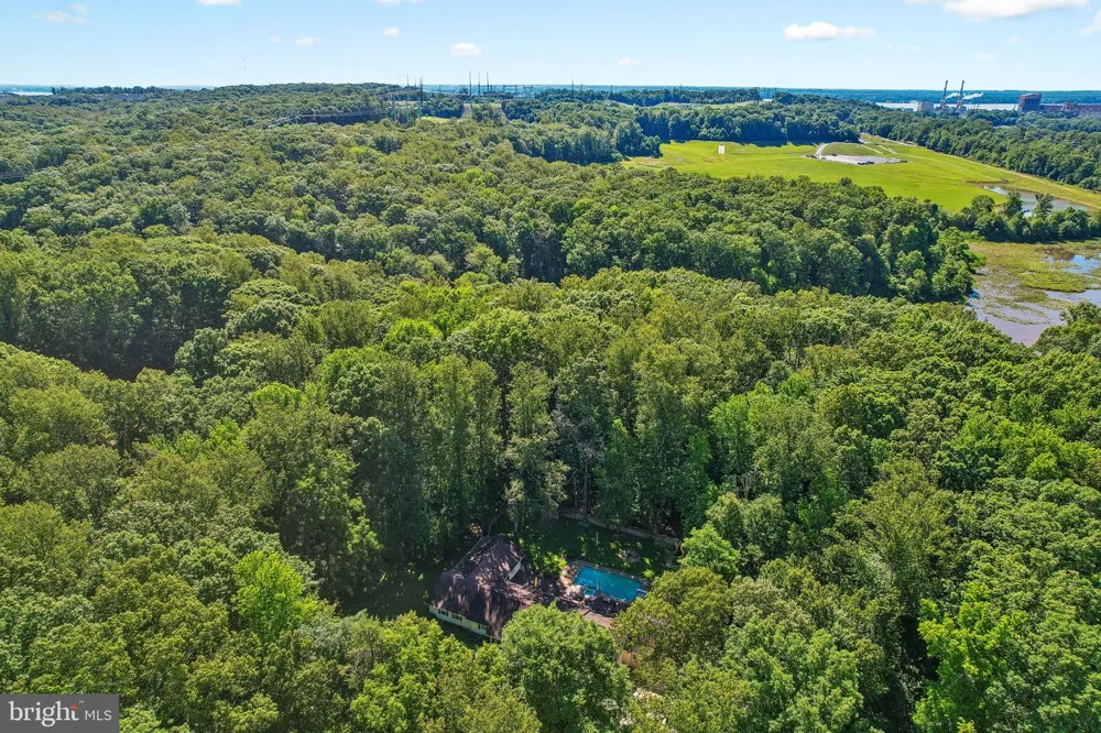 18303 POSSUM POINT ROAD Dumfries, VA 22026