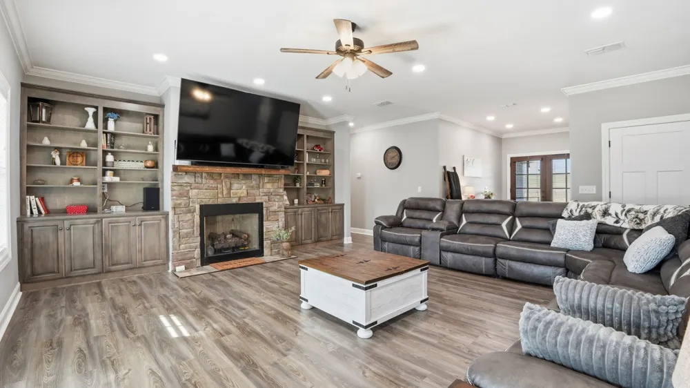 667 Pete Sain Rd Manchester, TN 37355