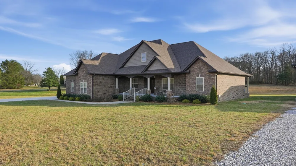 667 Pete Sain Rd Manchester, TN 37355