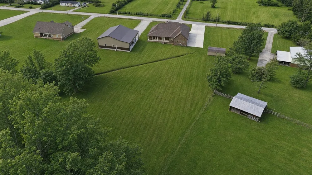 667 Pete Sain Rd Manchester, TN 37355