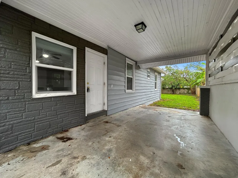 1718 LAVON STREET Lakeland, FL 33805