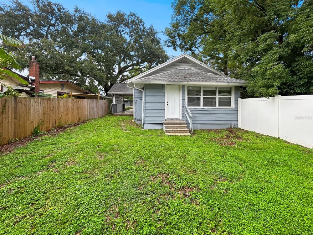 1718 LAVON STREET Lakeland, FL 33805