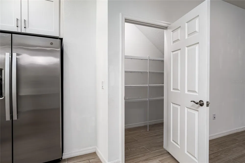 254 VIA ANINA DRIVE Sarasota, FL 34243