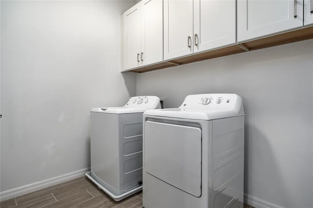 254 VIA ANINA DRIVE Sarasota, FL 34243