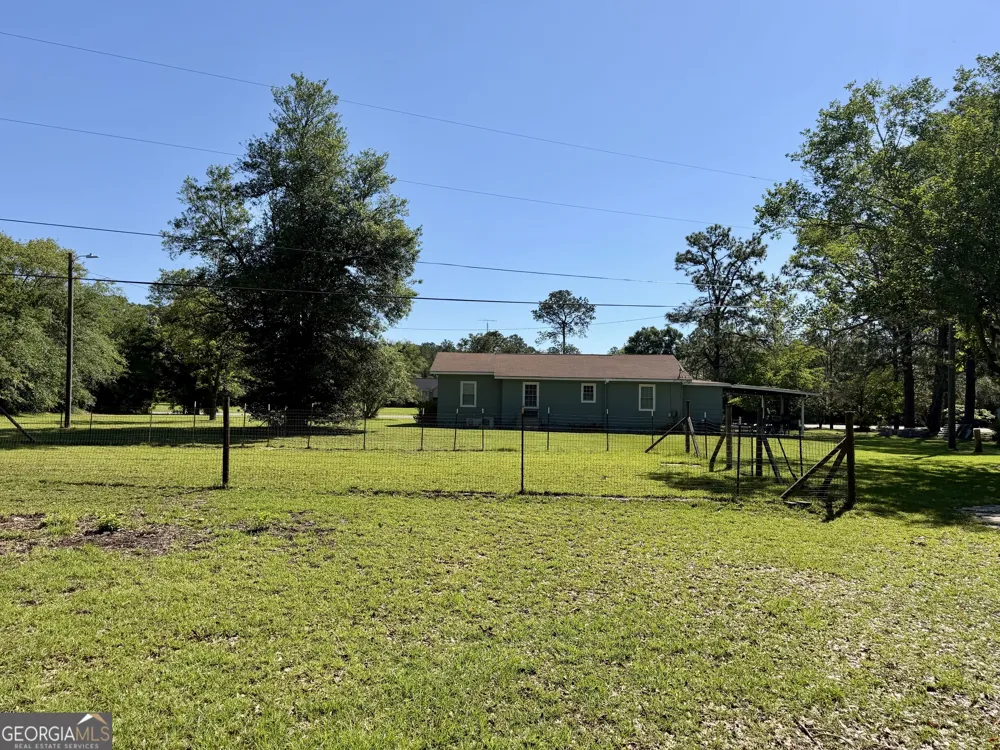 170 Lovely Grove Church RD Eastman, GA 31023