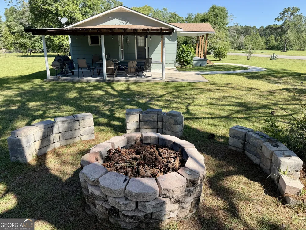 170 Lovely Grove Church RD Eastman, GA 31023