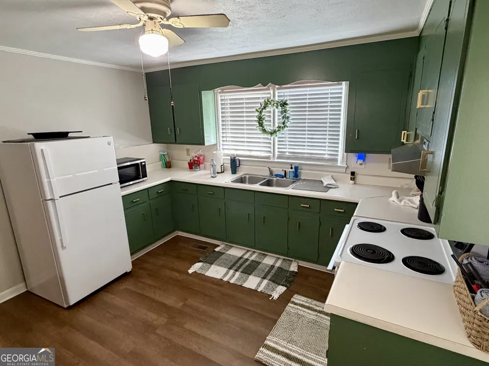 170 Lovely Grove Church RD Eastman, GA 31023