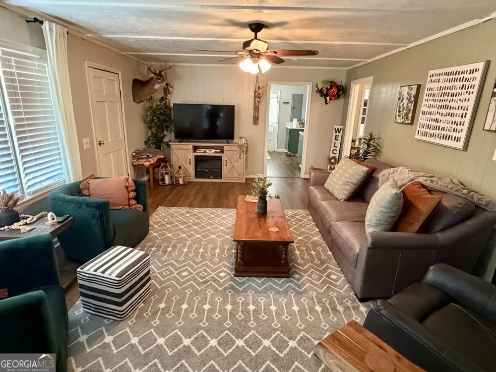 170 Lovely Grove Church RD Eastman, GA 31023