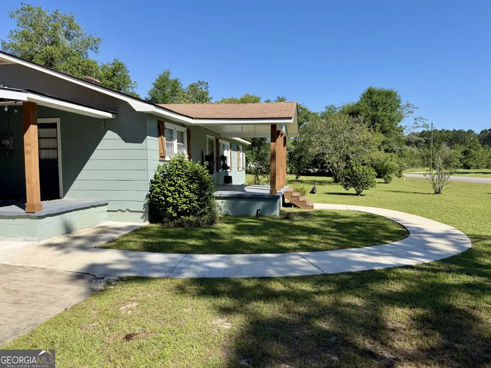 170 Lovely Grove Church RD Eastman, GA 31023