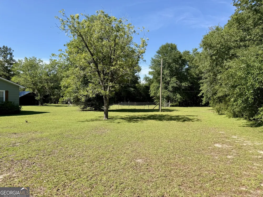 170 Lovely Grove Church RD Eastman, GA 31023