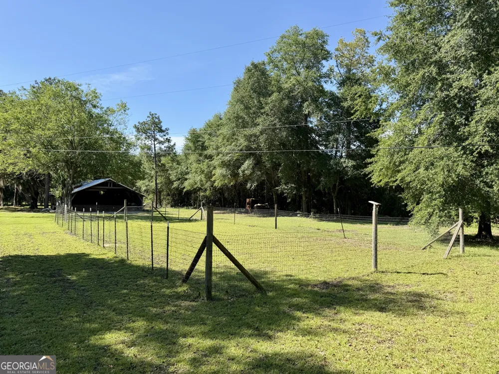170 Lovely Grove Church RD Eastman, GA 31023