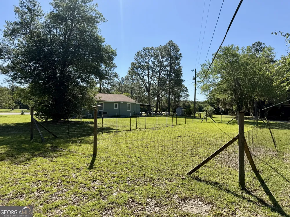 170 Lovely Grove Church RD Eastman, GA 31023