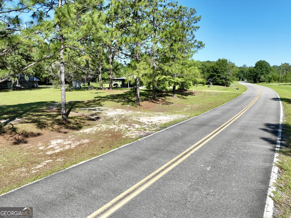 170 Lovely Grove Church RD Eastman, GA 31023