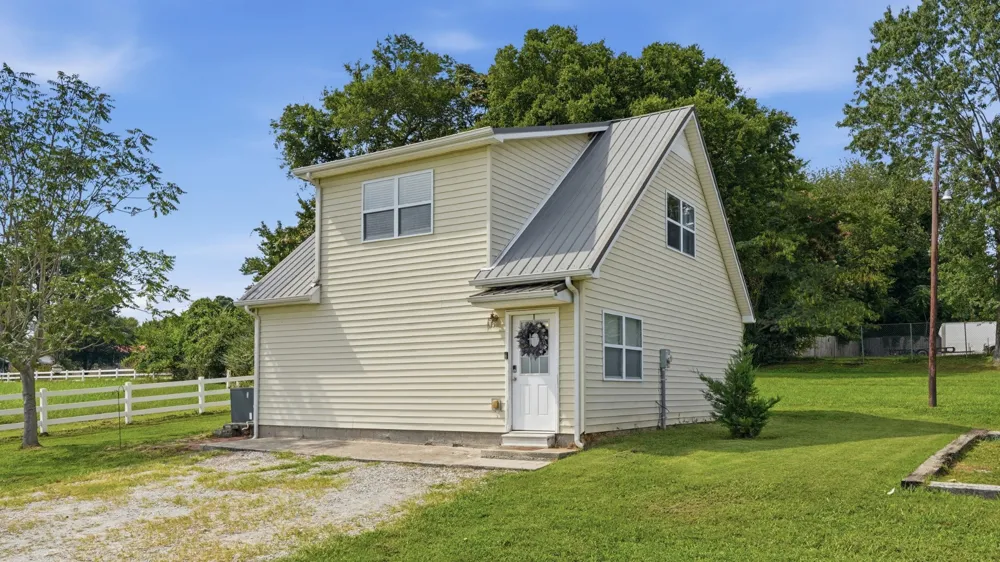 525 Sharp Springs Rd Winchester, TN 37398