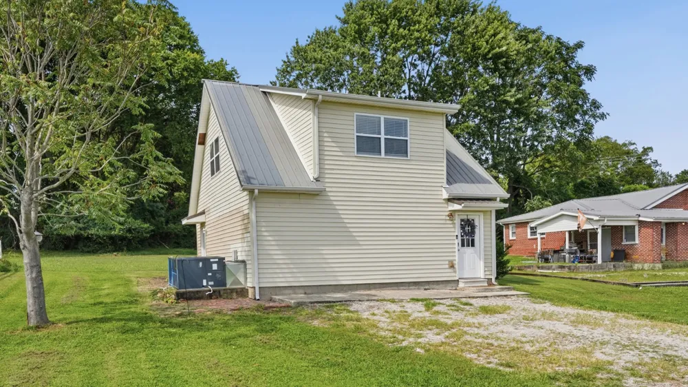 525 Sharp Springs Rd Winchester, TN 37398