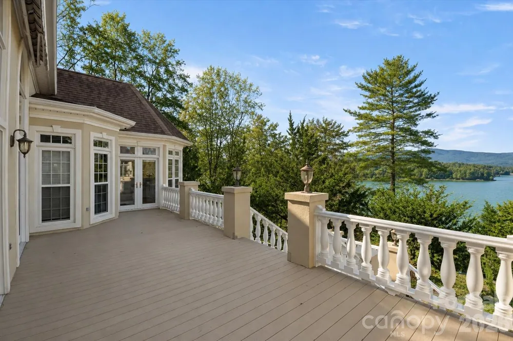 705 Lake Club Drive Nebo, NC 28761