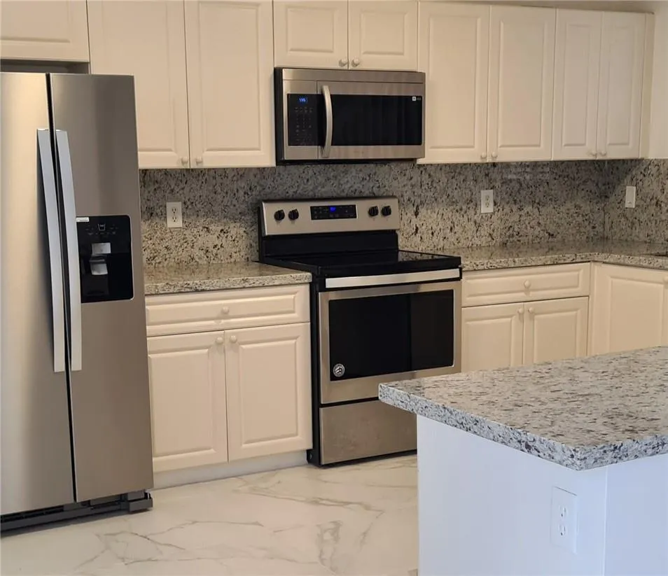 7301 NW 173RD DRIVE NW #101 Hialeah, FL 33015