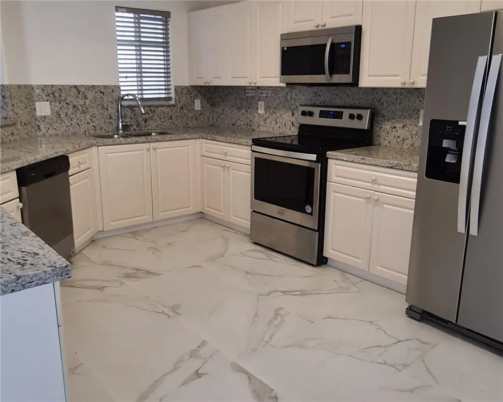 7301 NW 173RD DRIVE NW #101 Hialeah, FL 33015