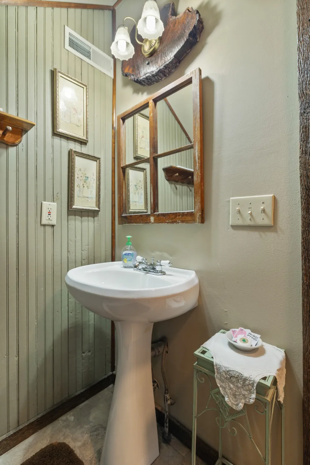 28 Bussell Ln Gordonsville, TN 38563
