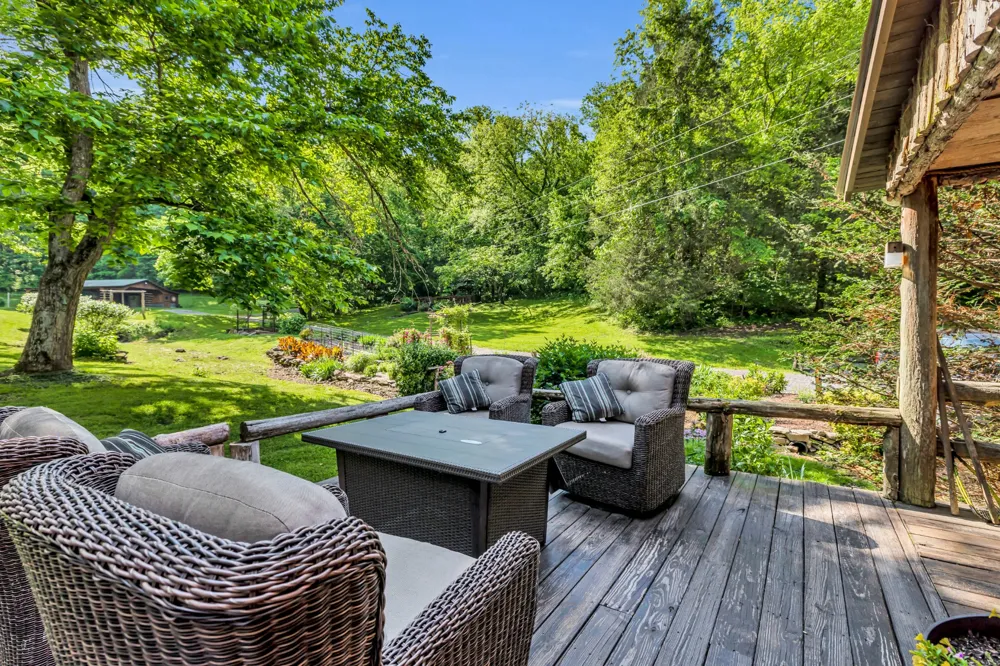 28 Bussell Ln Gordonsville, TN 38563
