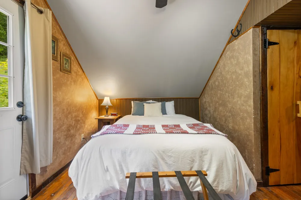 28 Bussell Ln Gordonsville, TN 38563