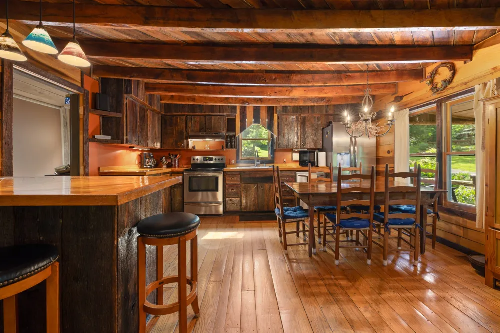 28 Bussell Ln Gordonsville, TN 38563