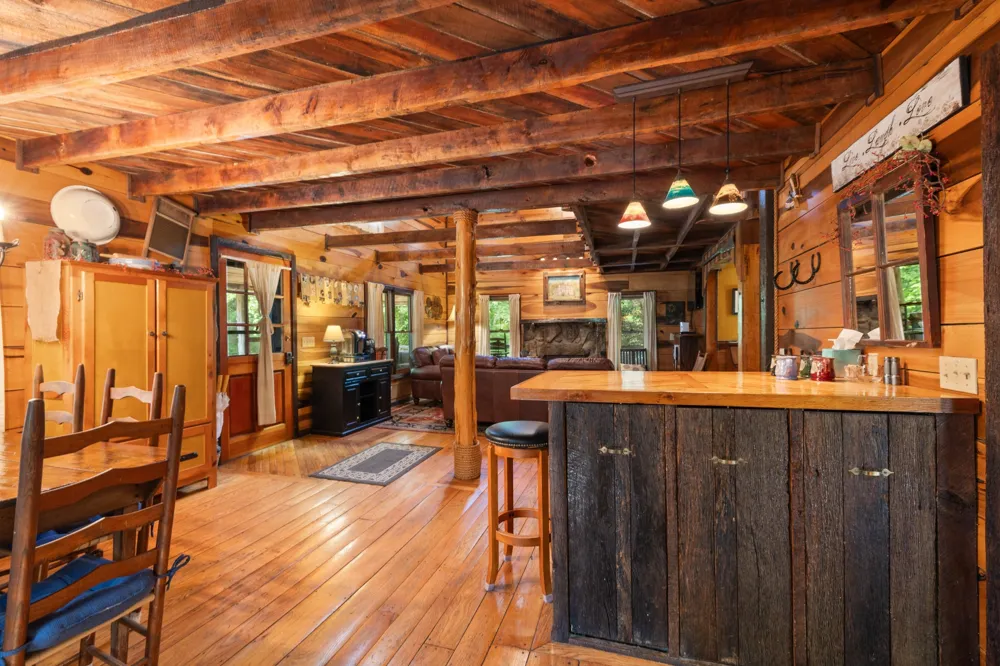 28 Bussell Ln Gordonsville, TN 38563