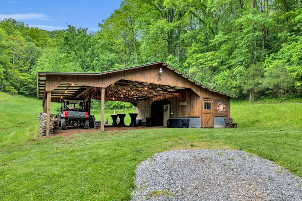 28 Bussell Ln Gordonsville, TN 38563