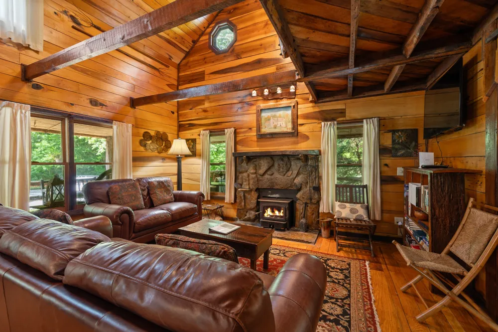 28 Bussell Ln Gordonsville, TN 38563