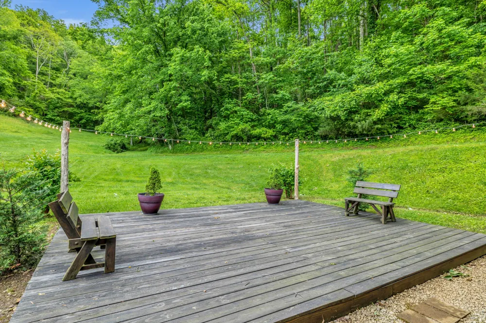 28 Bussell Ln Gordonsville, TN 38563