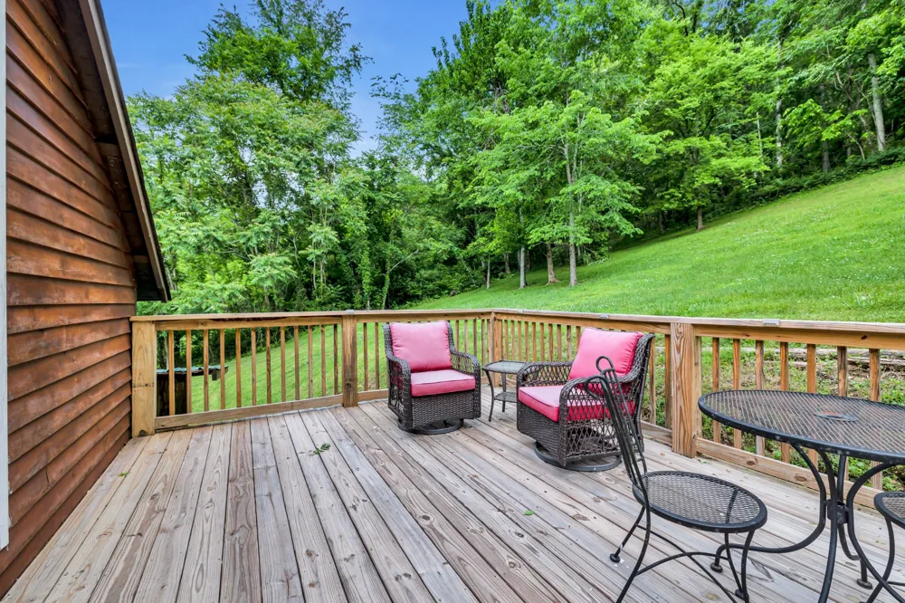 28 Bussell Ln Gordonsville, TN 38563